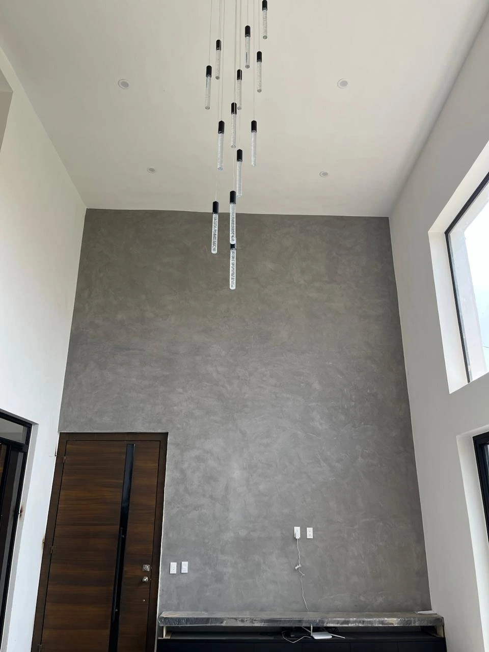 ¿Qué sellador usar para microcemento? Guía completa para muros, baños y encimeras 