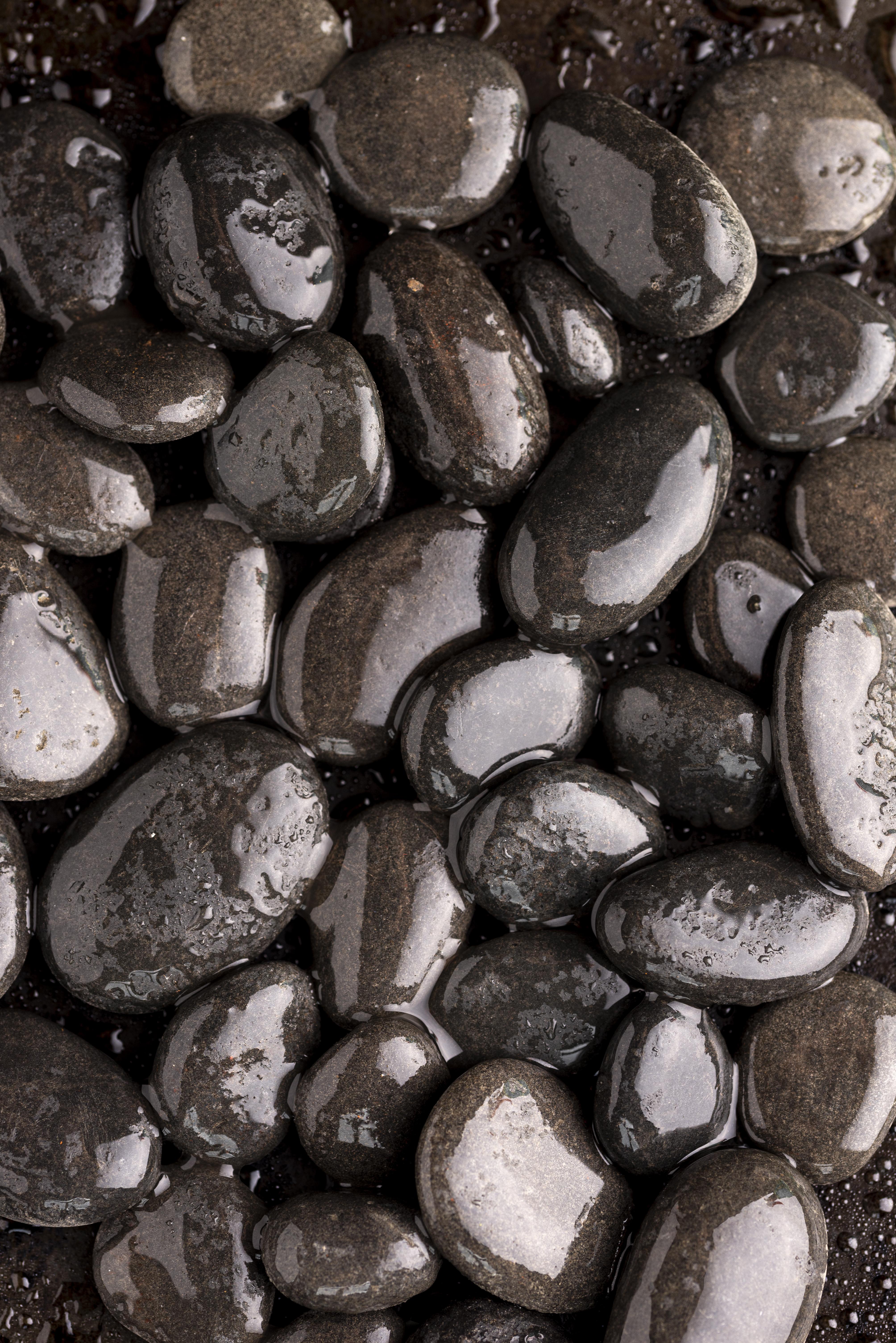 ¿Qué sellador usar para dar un acabado húmedo y brillante a piedras naturales? 